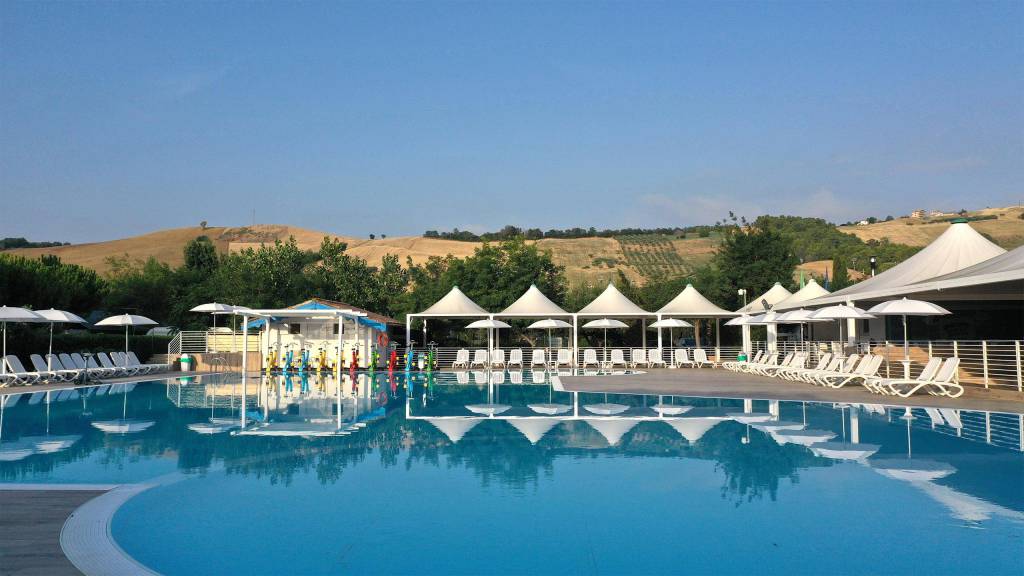 pineto-beach-village-camping-pineto-abruzzo-pool