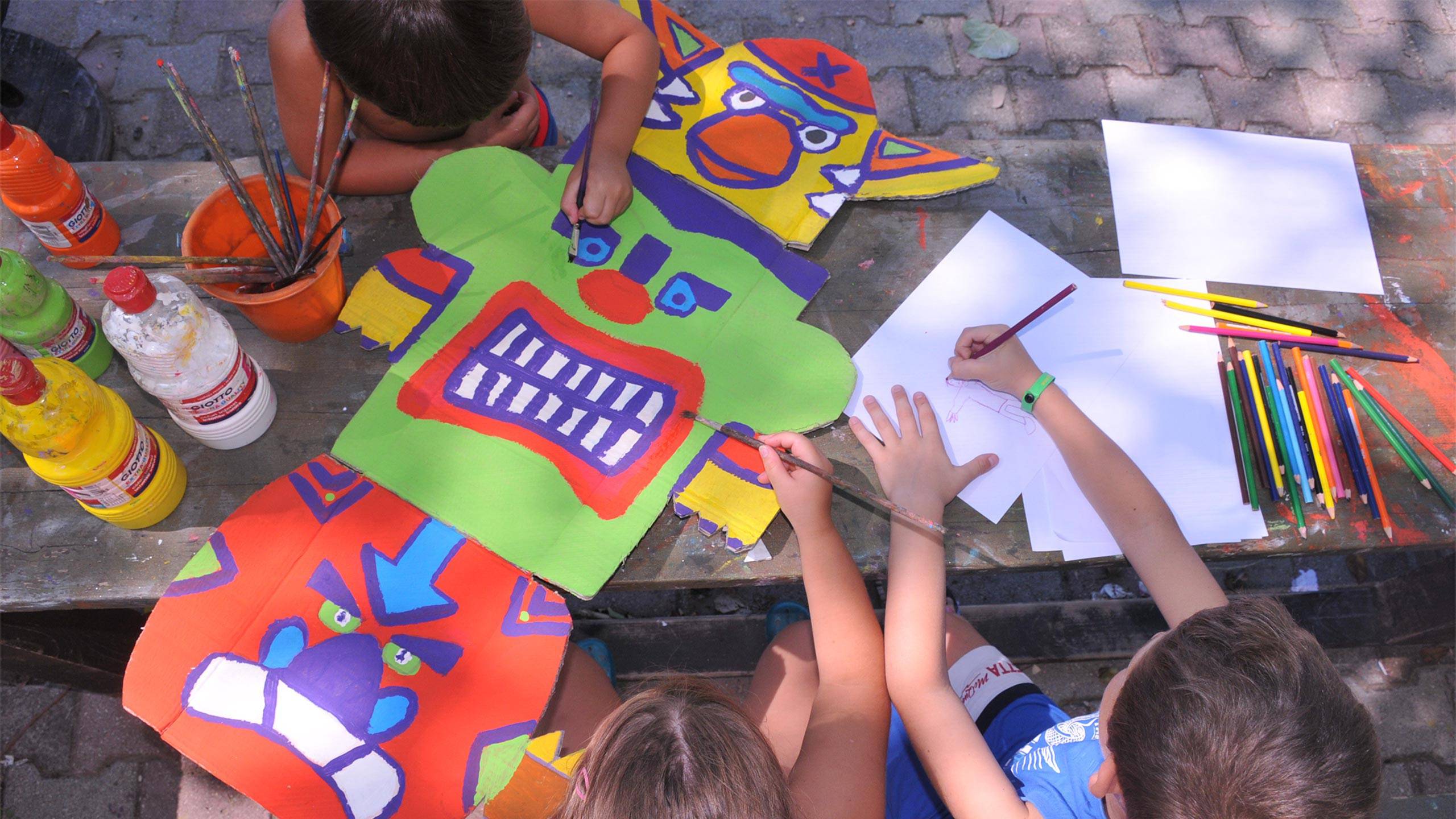 camping-for-kids-abruzzo-pineto-beach-village-camping-pineto-abruzzo-children-paintings